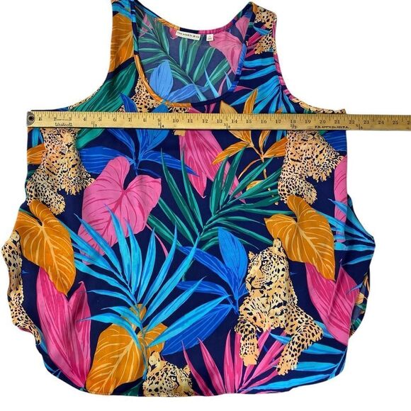 Can Winkle & co L Tropical print tank top in a silky polyester - Picture 5 of 8